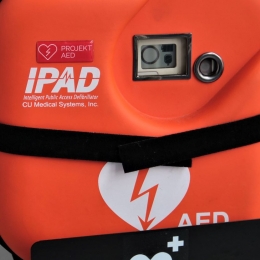 Defibrylator AED zakupiony do autobusów ze środków unijnych